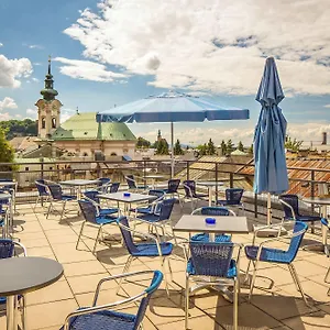 Hotel Allyouneed ***